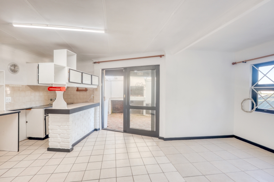 4 Bedroom Property for Sale in Cintsa West Eastern Cape